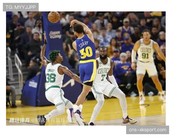 《福布斯》三月估值更新，尼克斯与勇士市值领跑，但湖人场边座票价格同比出现小幅下滑。